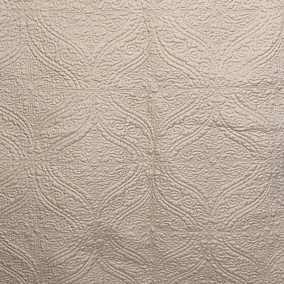 100% Cotton Quilt Coverlet Bedspread Medallion Queen 82 X 88 Stitched No shams - Picture 4 of 11